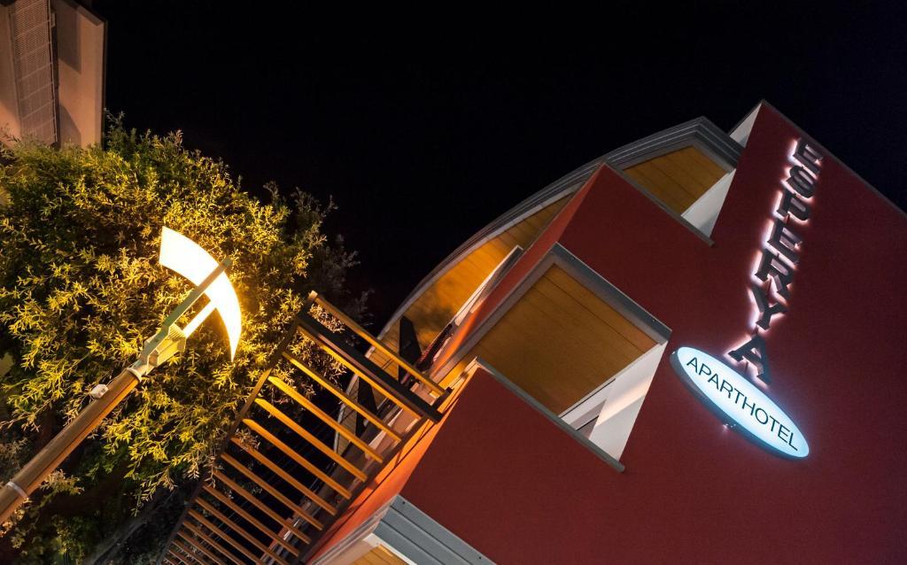 Aparthotel Esperya Lignano Sabbiadoro Eksteriør bilde