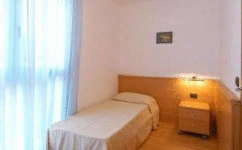 Aparthotel Esperya Lignano Sabbiadoro Eksteriør bilde